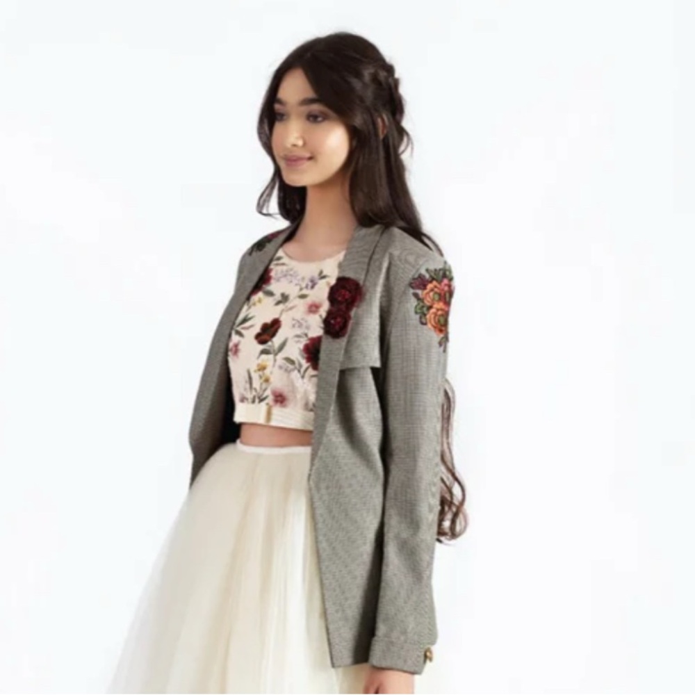 MAISON Ava Ivy Blazer
FLORAL GRAY size 11 kids